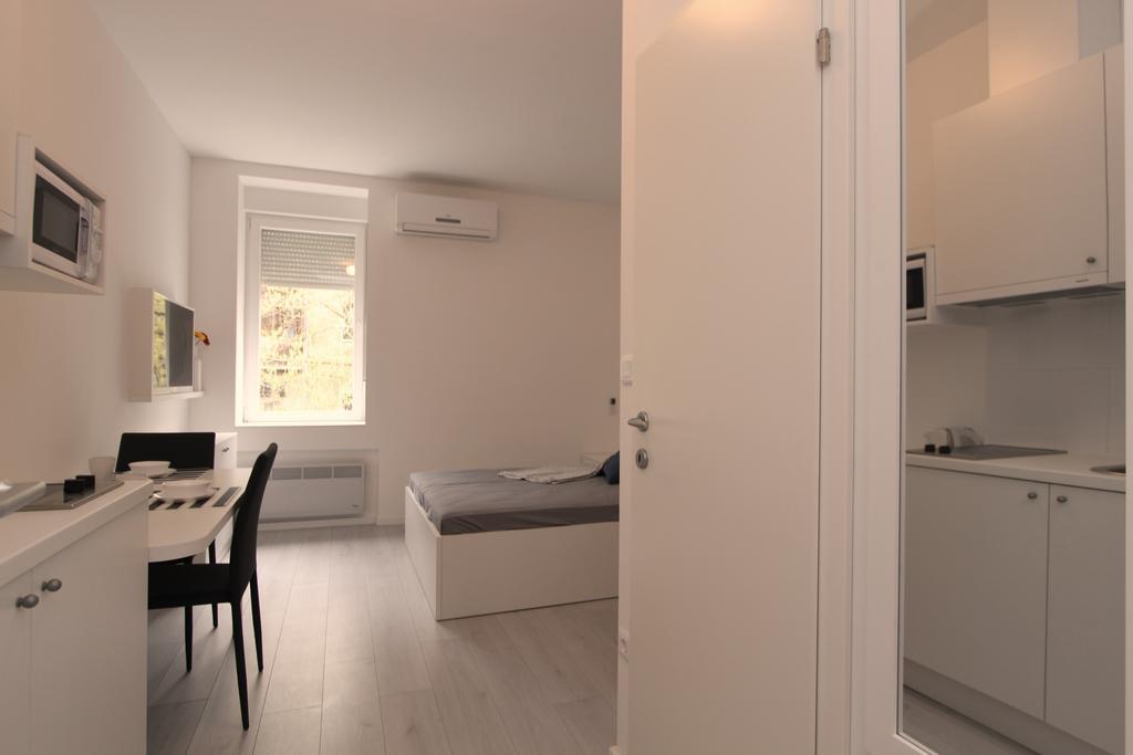 Apartments Simple Teslina Zagreb Bagian luar foto