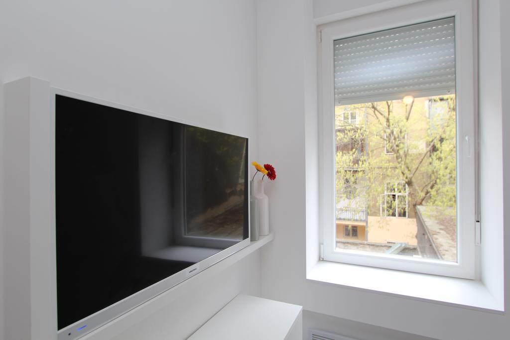 Apartments Simple Teslina Zagreb Bagian luar foto